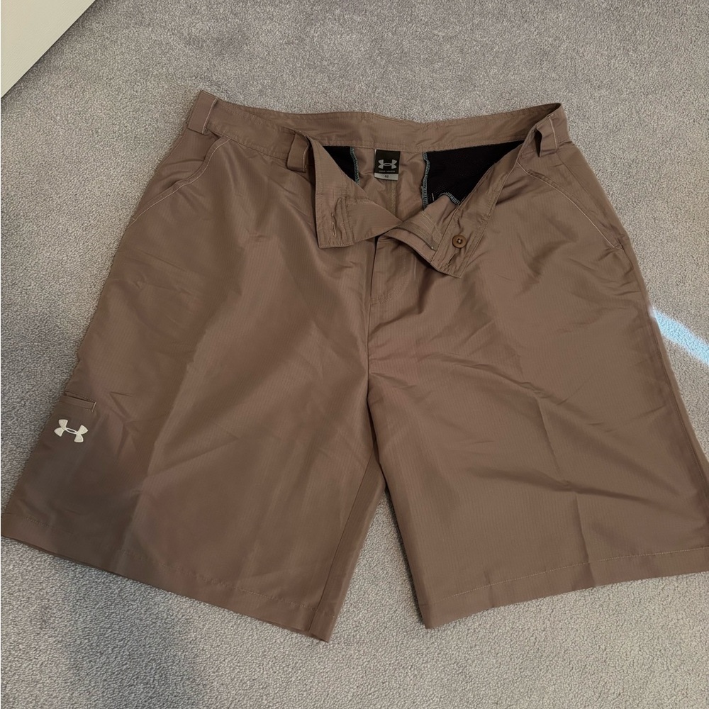 Under Armour brown Athletic Shorts Lightweight Performance Wear men’s size 42
